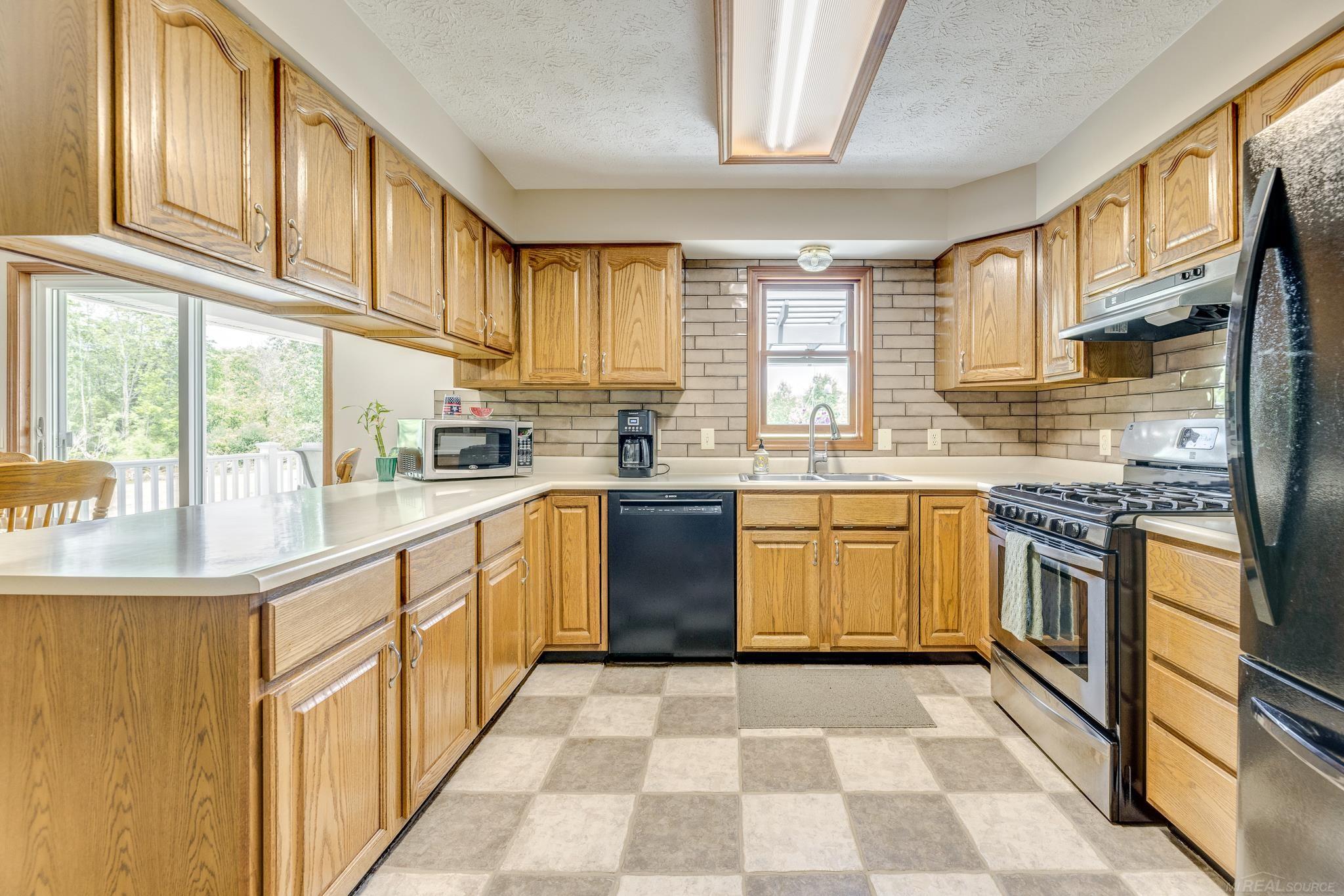 5393 Sheridan Line Road Croswell, MI 48422 - Photo 20 of 71 Appliances Included