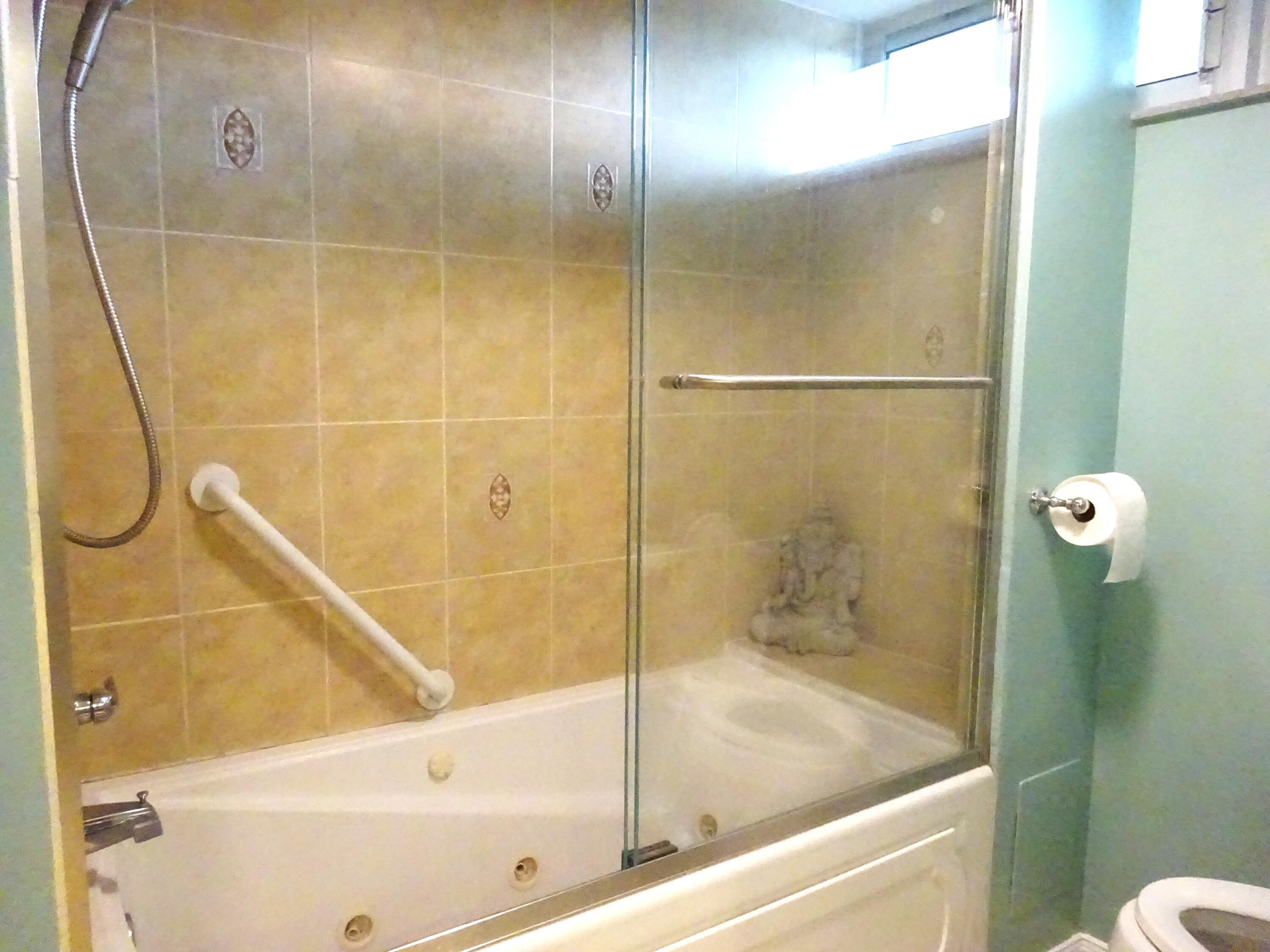 201 North Riverside Drive, Unit 303 Pompano Beach, FL 33062 - Photo 10 of 20 DSC02663