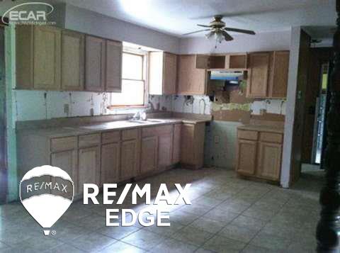 5472 East Coldwater Road Flint, MI 48506 - Photo 9 of 46 20440878-8.JPG