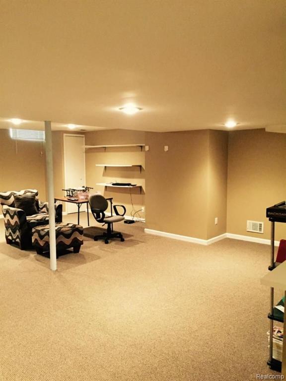 35371 Spring Hill Road Farmington Hills, MI 48331 - Photo 5 of 14