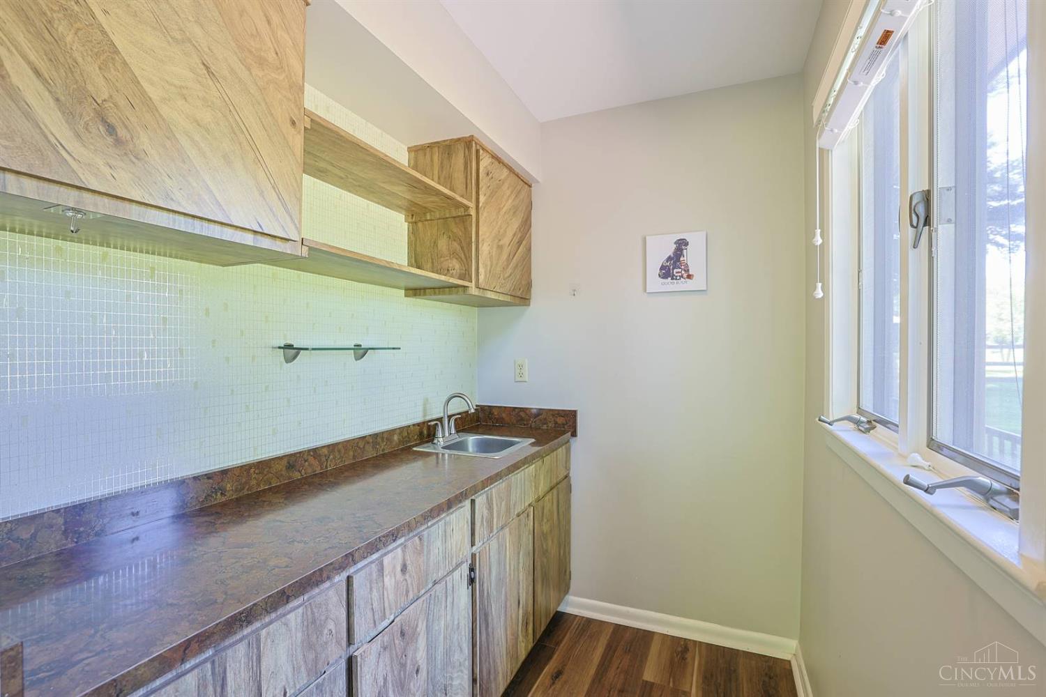 7407 Ayers Road Cincinnati, OH 45255 - Photo 10 of 51