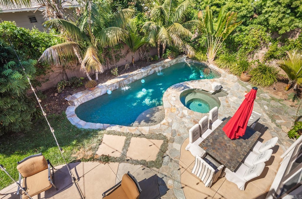 1905 Paxton Way Encinitas, CA 92024 - Photo 13 of 20 an outdoor sitting area with furniture