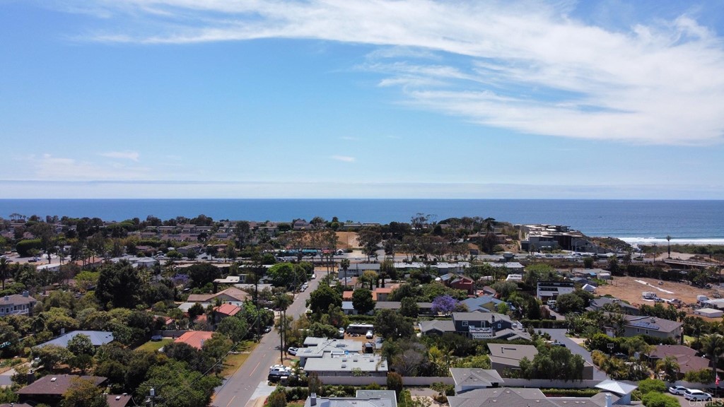 1905 Paxton Way Encinitas, CA 92024 - Photo 18 of 20 an aerial view of a city