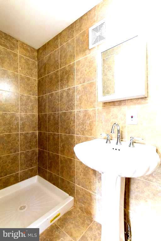 3813 Annapolis Road Baltimore, MD 21227 - Photo 10 of 29 Bedroom