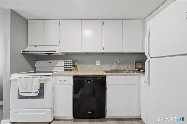 $110,000 | 150 Yantic Street, Unit 213, Norwich, CT 06360