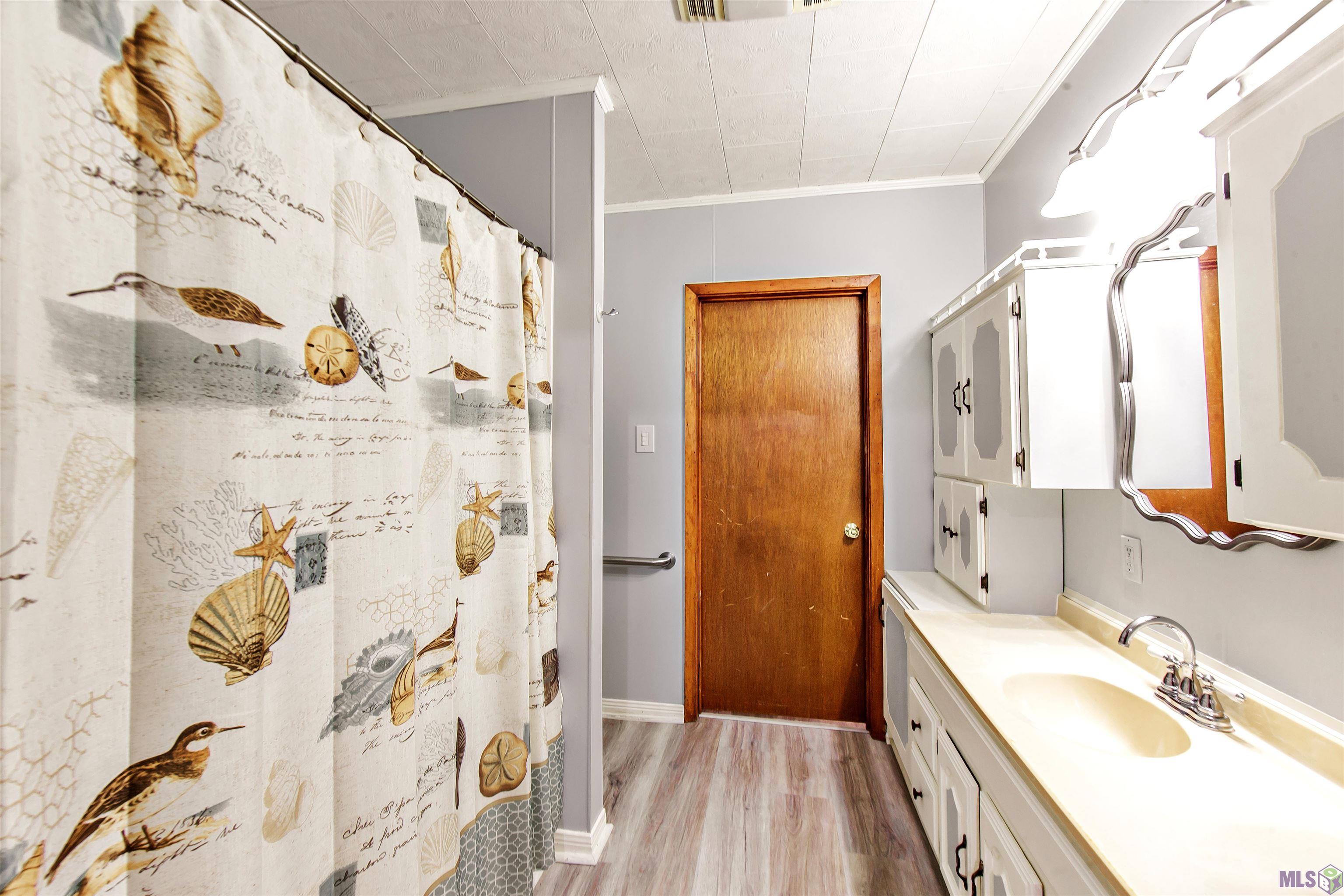 5463 West Main Street Houma, LA 70363 - Photo 11 of 21 Bathroom