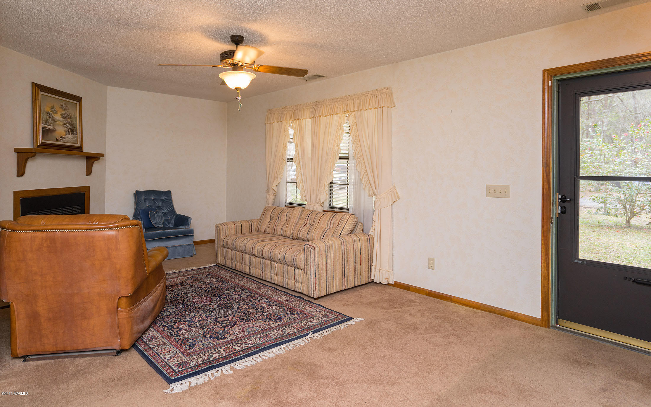 1 State Rd S-7-429 Beaufort, SC 29907 - Photo 6 of 24 DSC03290-1