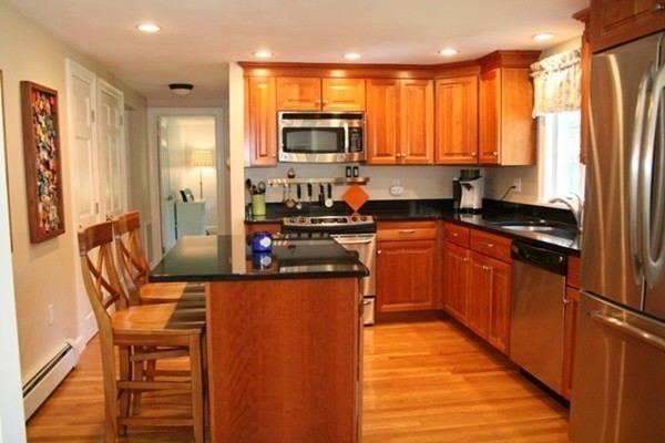7 Tapley Road Lynnfield, MA 01940 - Photo 4 of 12 Gallery Image 4