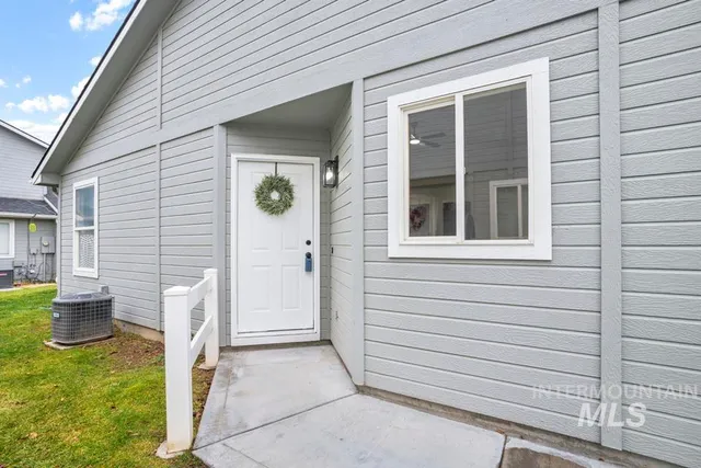 $314,950 | 1026 East Hawaii Avenue, Nampa, ID 83686