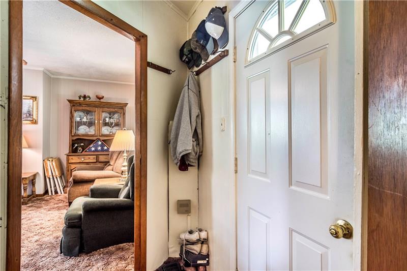 2791 Russelton Road Tarentum, PA 15084 - Photo 4 of 25