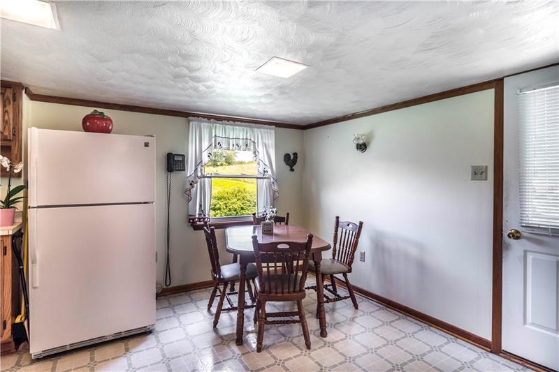 2791 Russelton Road Tarentum, PA 15084 - Photo 8 of 25
