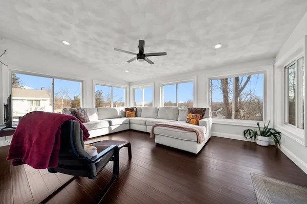 $1,299,000 | 6 Fairlawn Avenue, Burlington, MA 01803