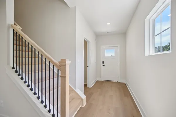 $349,900 | 1048 Stagecoach Drive, White House, TN 37188