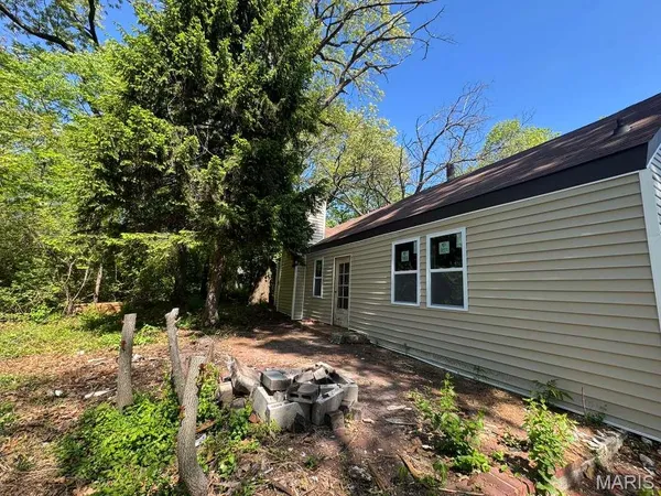 $29,900 | 357 Adrian Drive, St. Louis, MO 63137