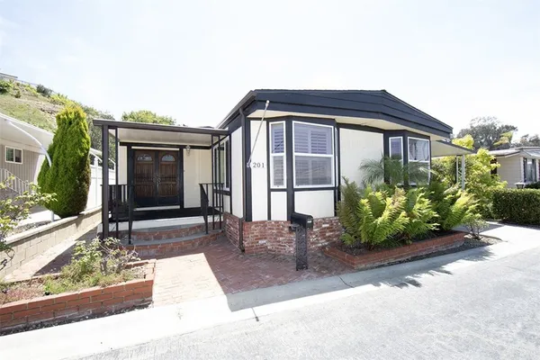 $289,000 | 2550 Pacific Coast Highway, Unit 201, Torrance, CA 90505