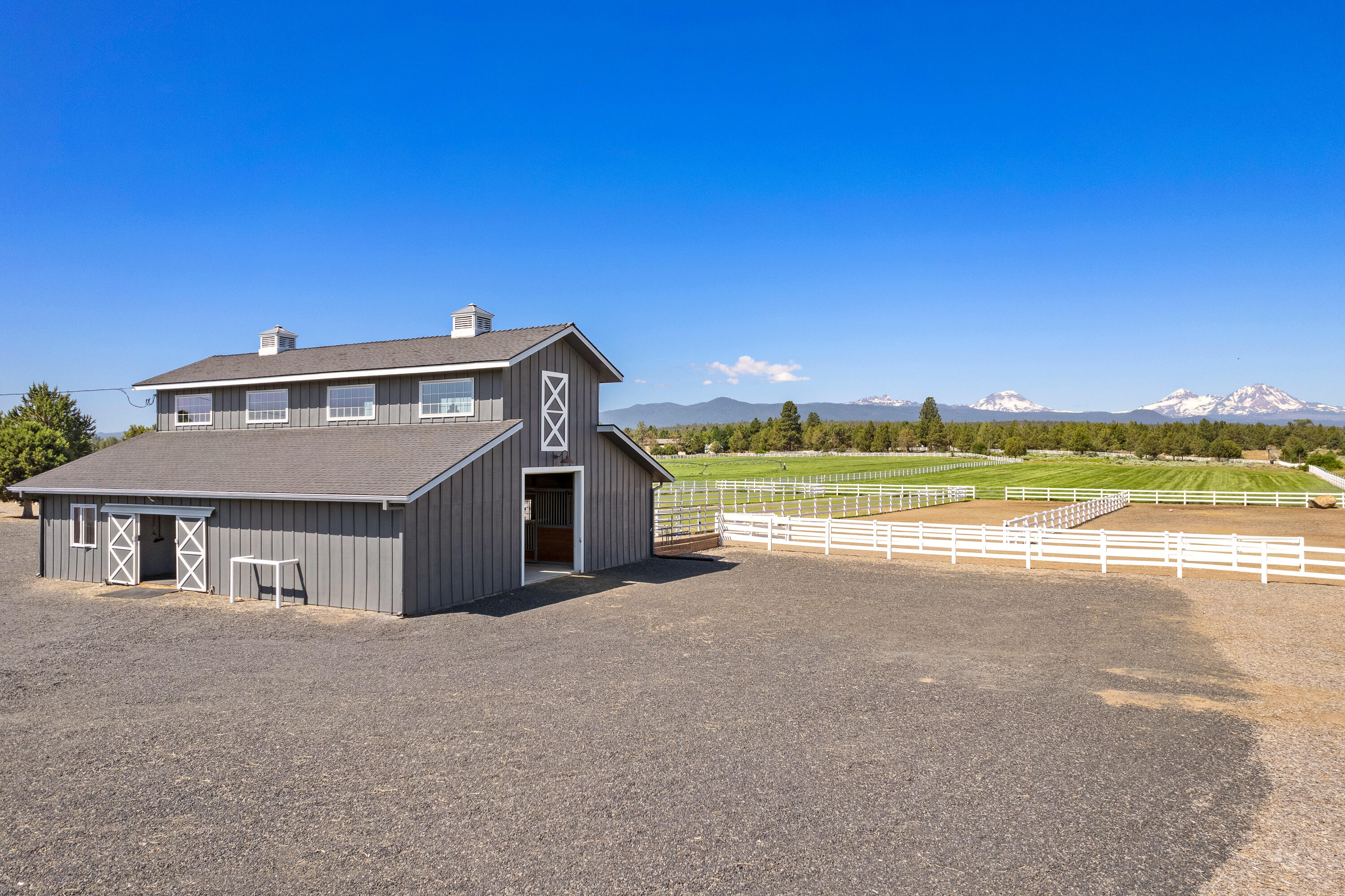 18611 Couch Market Road Bend, OR 97703 - Photo 46 of 55 46