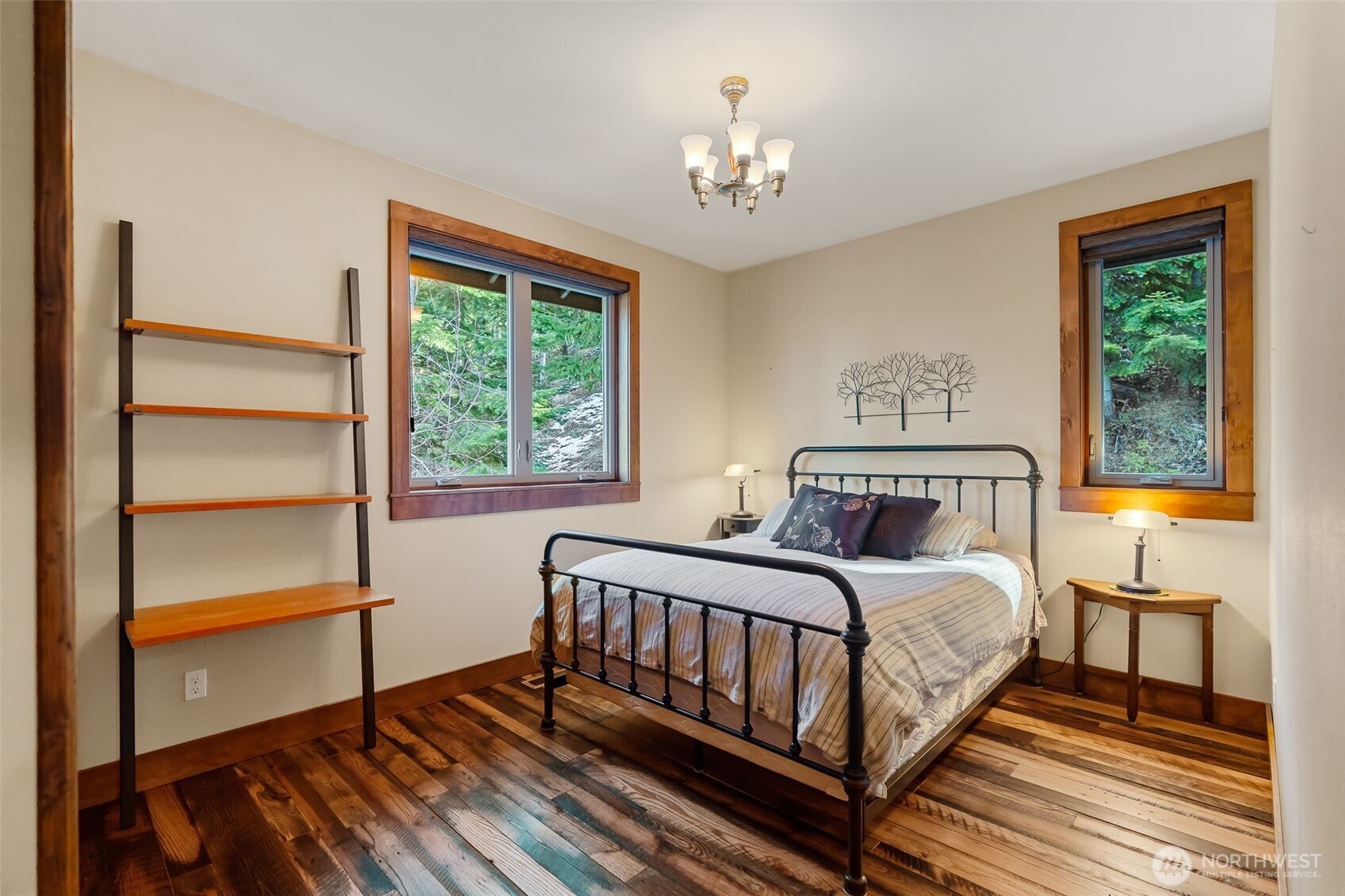 824 Huntrick Drive Cle Elum, WA 98922 - Photo 19 of 38 a bedroom with a bed and a window