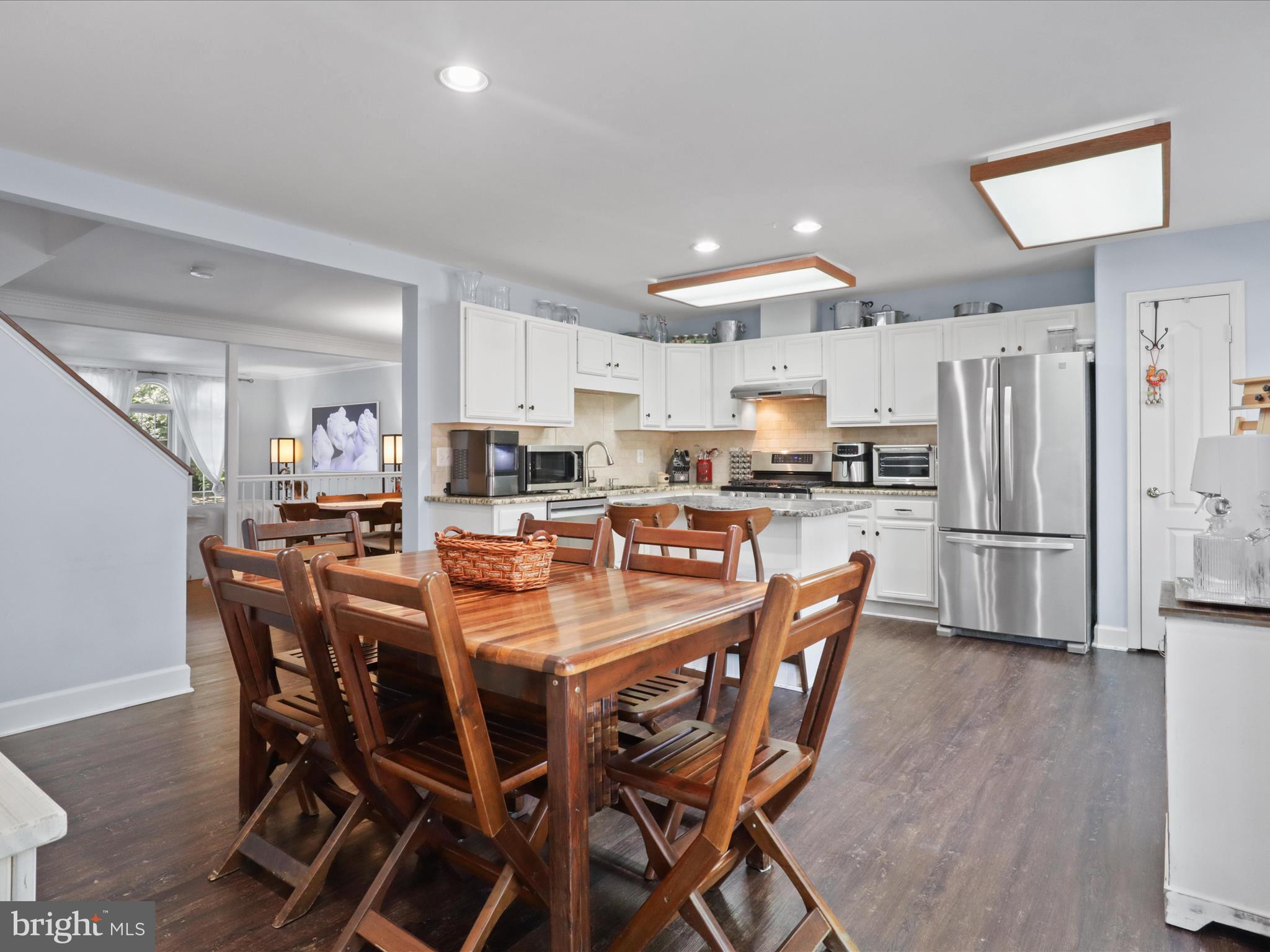 11770 Valley Ridge Circle Fairfax, VA 22033 - Photo 14 of 61 Kitchen Eat-in