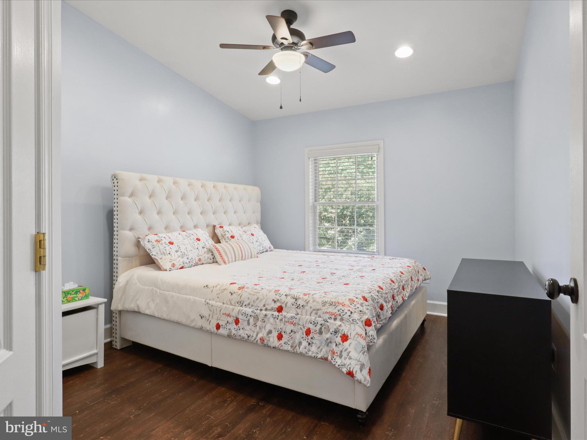 11770 Valley Ridge Circle Fairfax, VA 22033 - Photo 20 of 61 Bedroom 2