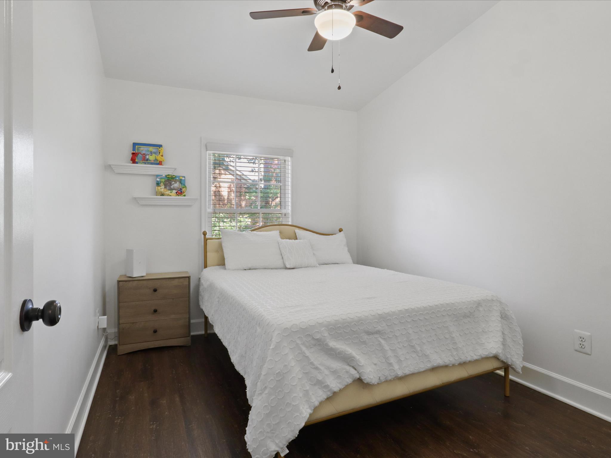 11770 Valley Ridge Circle Fairfax, VA 22033 - Photo 21 of 61 Bedroom 3