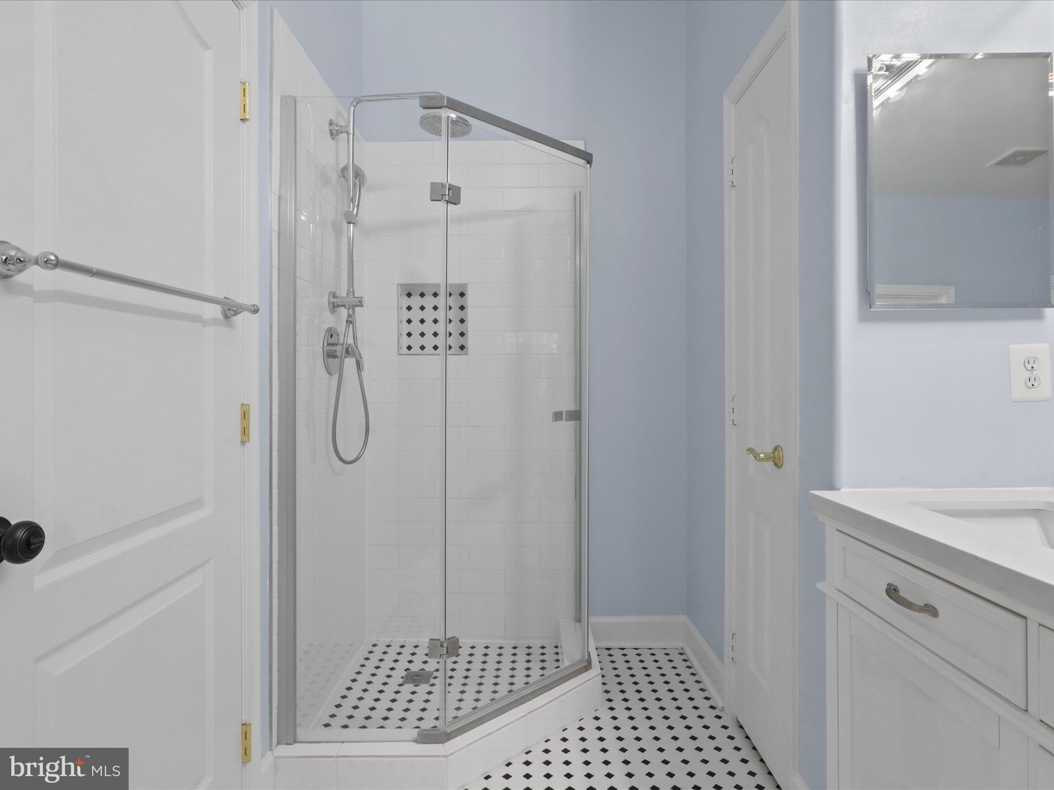 11770 Valley Ridge Circle Fairfax, VA 22033 - Photo 27 of 61 Primary Ensuite Bath w Separate Shower
