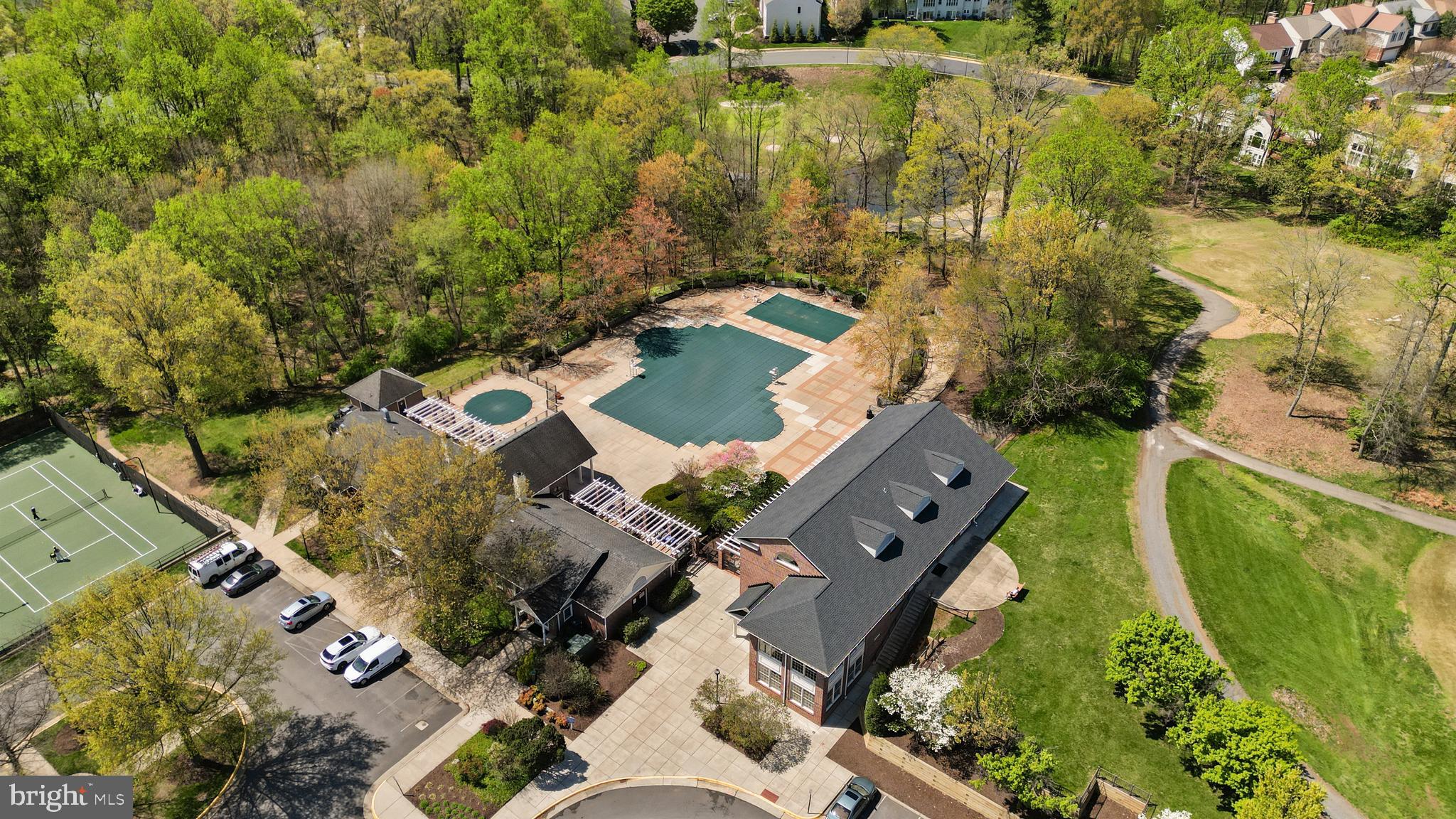 11770 Valley Ridge Circle Fairfax, VA 22033 - Photo 41 of 61 Community & Fitness Center, Pool & Tennis Complex