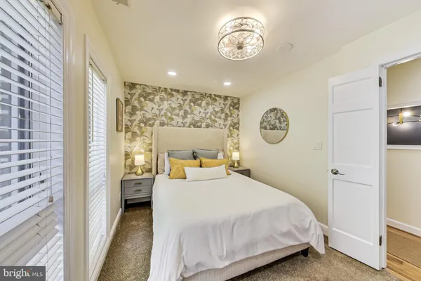 $4,300 | 4814 Hampden Lane, Unit R2, Bethesda, MD 20814