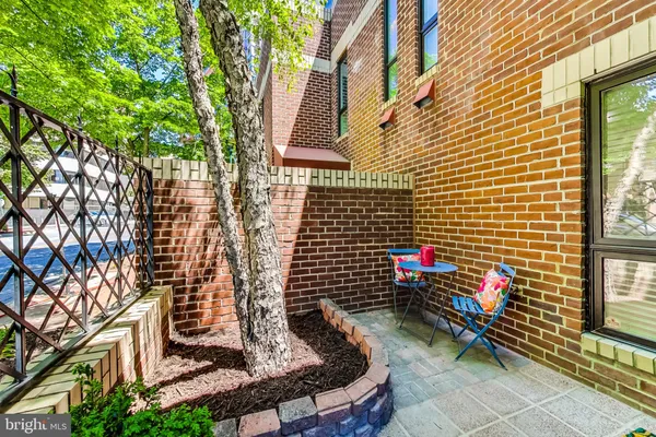 $4,300 | 4814 Hampden Lane, Unit R2, Bethesda, MD 20814