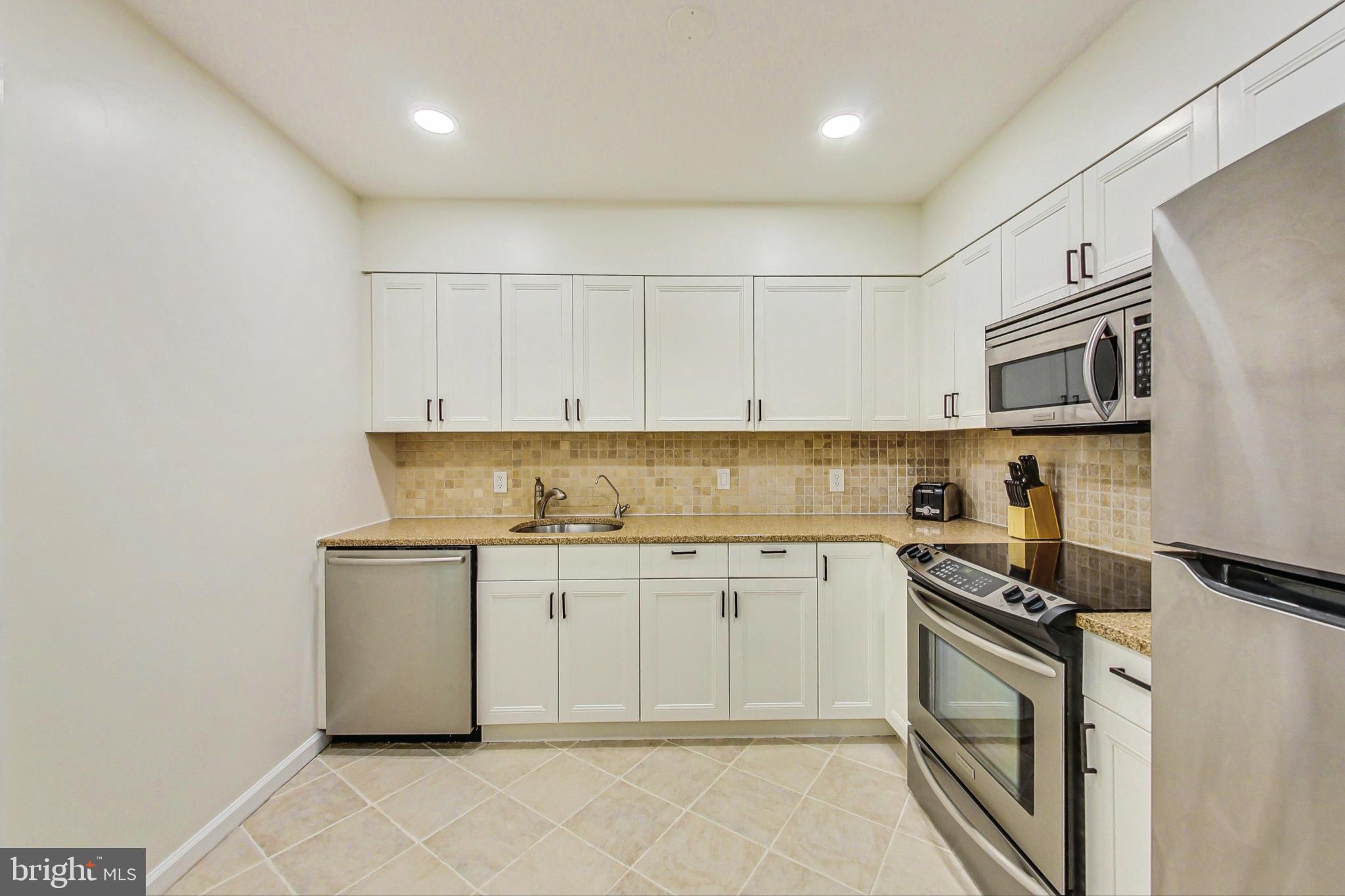 4814 Hampden Lane, Unit R2 Bethesda, MD 20814 - Photo 8 of 29