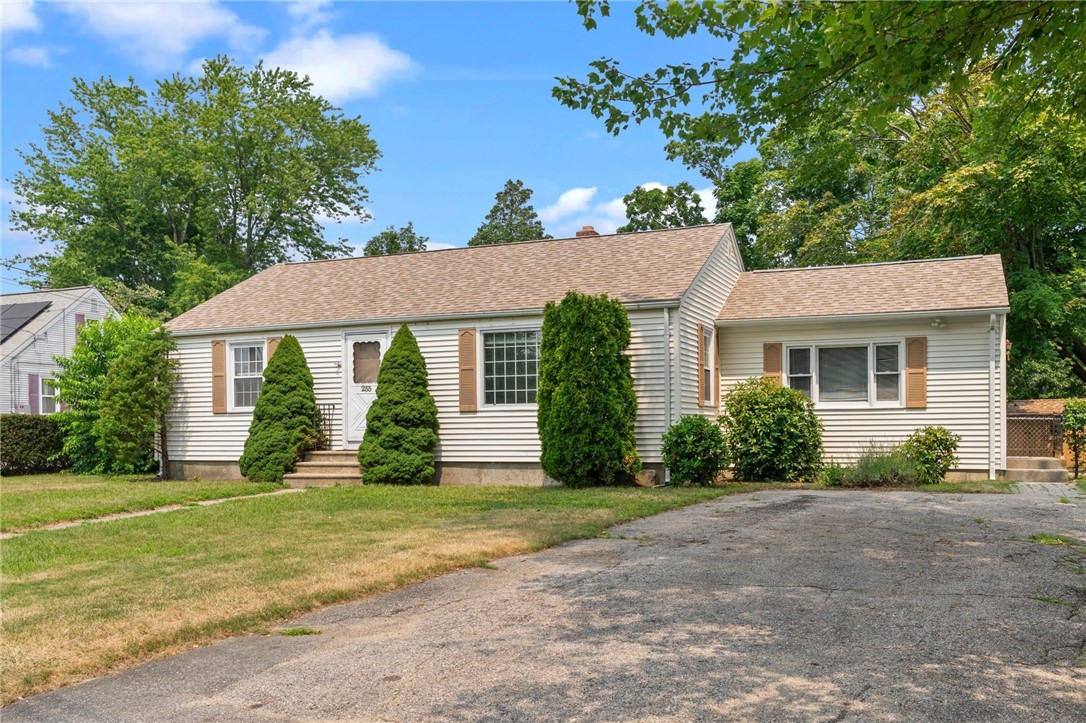 255 Strawberry Field Road Warwick, RI 02886 - Photo 1 of 25 Gallery Image 1