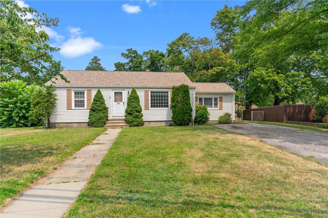 255 Strawberry Field Road Warwick, RI 02886 - Photo 2 of 25 Gallery Image 2