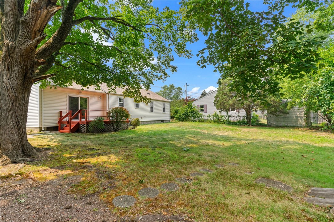 255 Strawberry Field Road Warwick, RI 02886 - Photo 23 of 25 Gallery Image 23