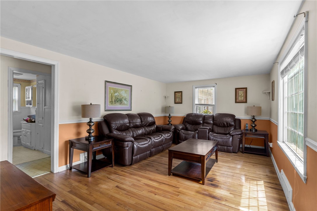 255 Strawberry Field Road Warwick, RI 02886 - Photo 4 of 25 Gallery Image 4