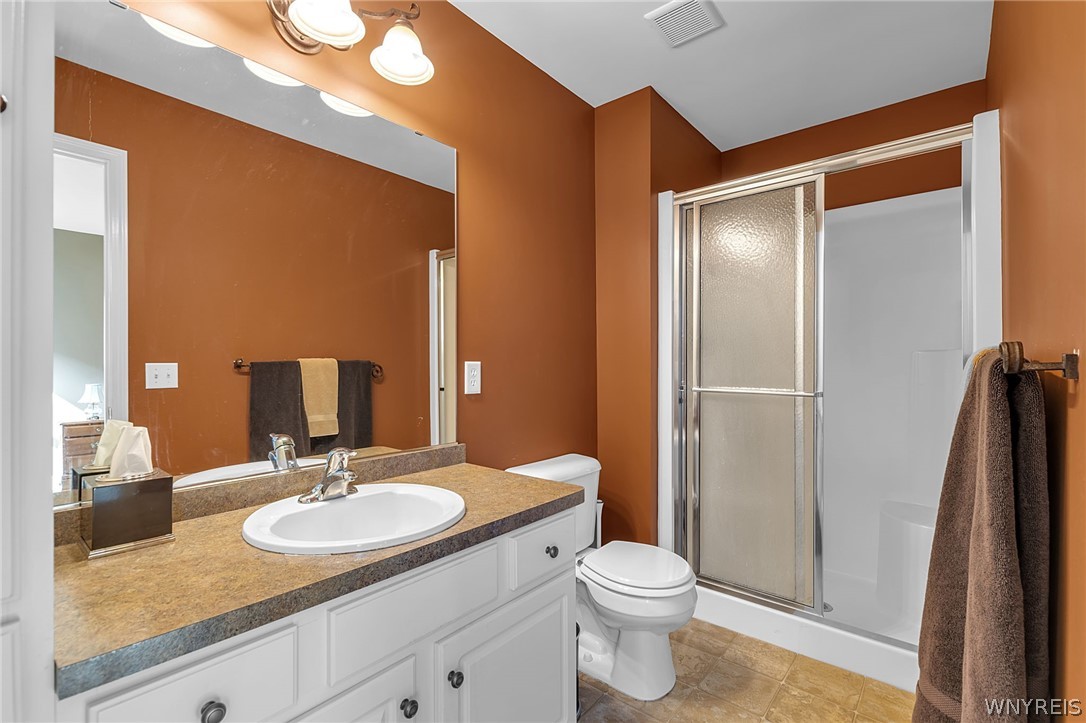 6260 Eckhardt Road, Unit 4 Hamburg, NY 14085 - Photo 25 of 50 Primary Bedroom Bathroom