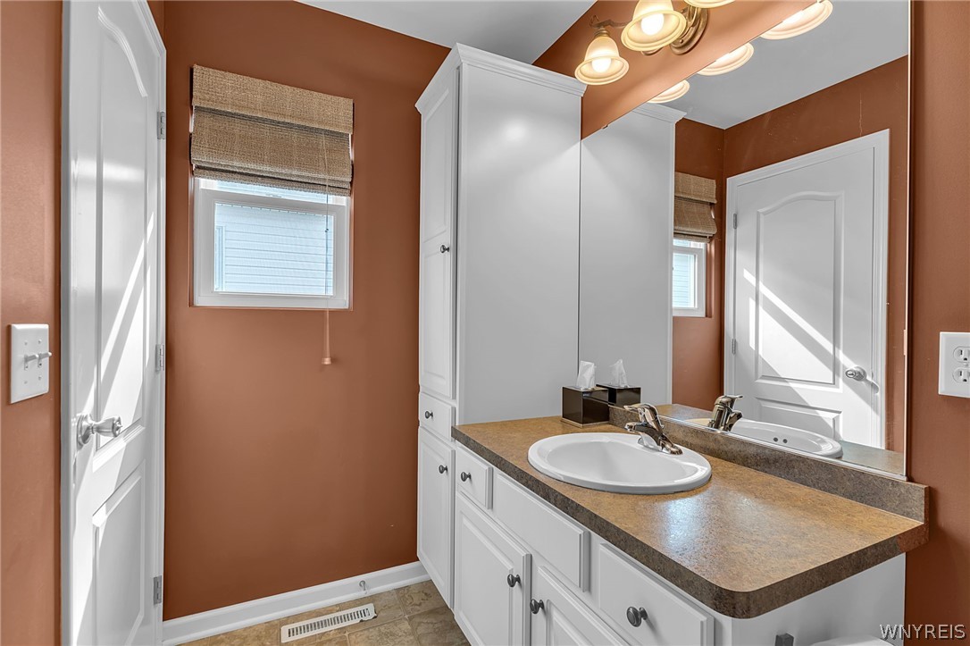 6260 Eckhardt Road, Unit 4 Hamburg, NY 14085 - Photo 27 of 50 Primary Bedroom Bathroom