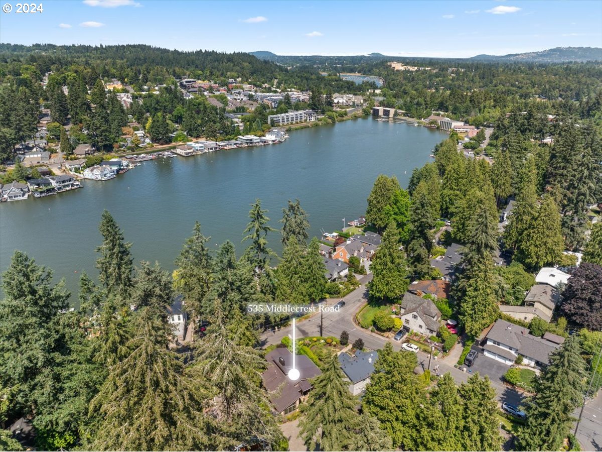 535 Middlecrest Road Lake Oswego, OR 97034 - Photo 45 of 46 Gallery Image 45