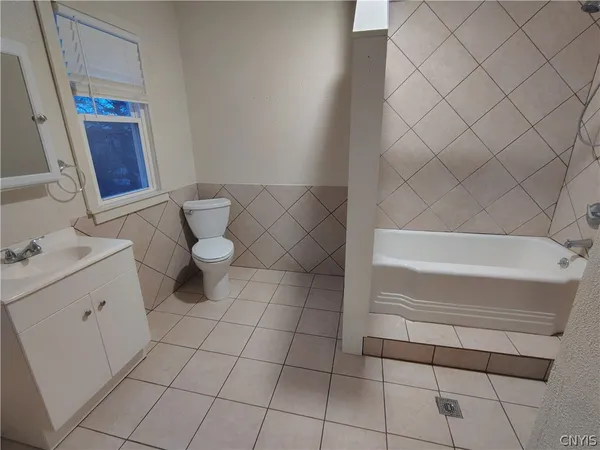 $2,000 | 147 East Matson Avenue, Syracuse, NY 13205