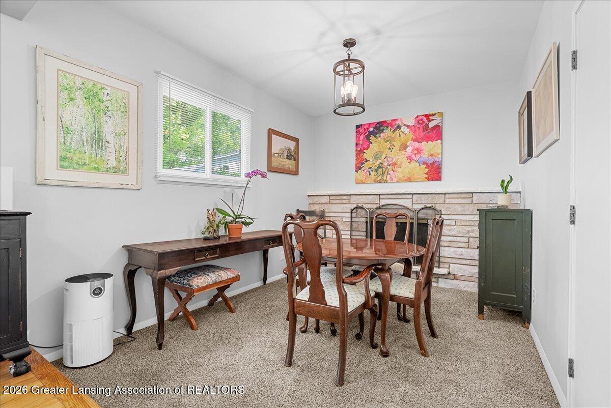 2913 Quincy Lane Lansing, MI 48910 - Photo 14 of 36 27-Media Jett - 27