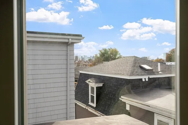 $3,400 | 52 Bonair Street, Unit 3, Somerville, MA 02145