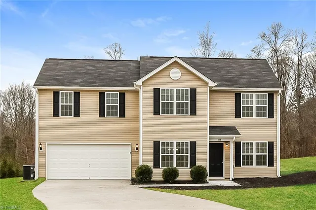 $2,105 | 828 Brentwood Pk Drive, Rural Hall, NC 27045