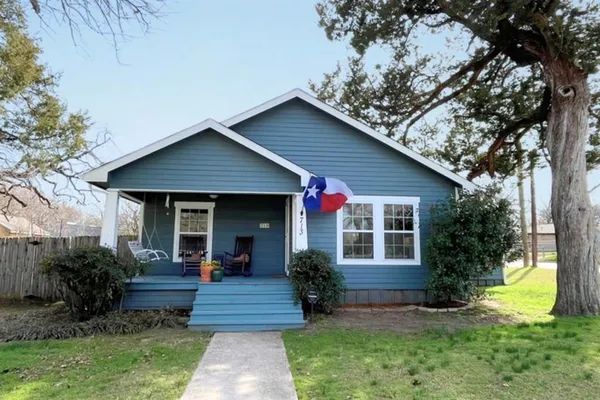$394,900 | 713 West Spring Street, Weatherford, TX 76086