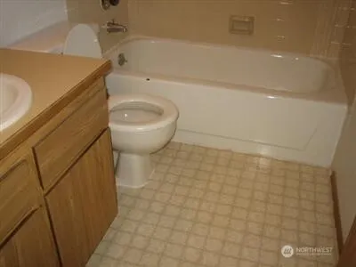 $1,995 | 10135 Northeast 137th Place, Unit 11, Kirkland, WA 98034