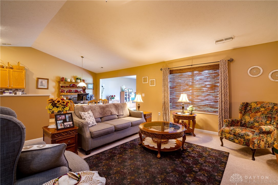 210 Scholl Road Franklin, OH 45005 - Photo 6 of 31 Gallery Image 6