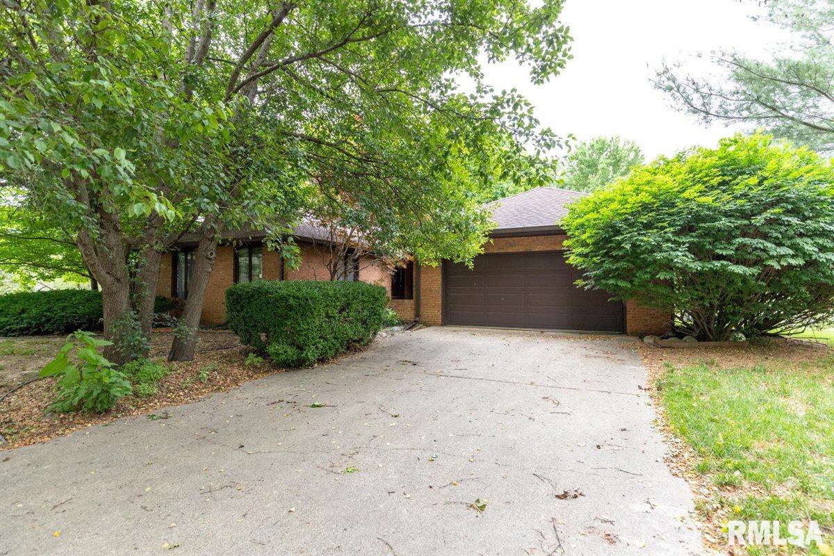 2957 Battersea Point Springfield, IL 62704 - Photo 1 of 32 Gallery Image 1