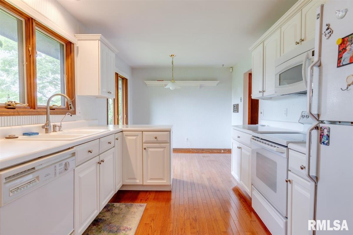 2957 Battersea Point Springfield, IL 62704 - Photo 6 of 32 Gallery Image 6