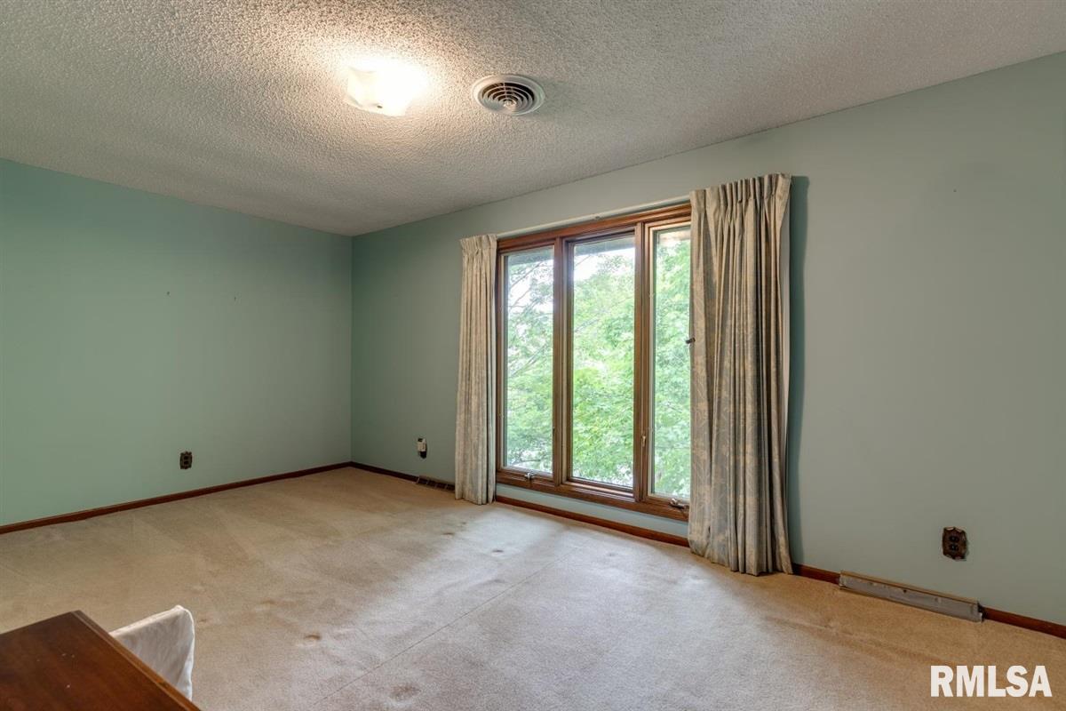 2957 Battersea Point Springfield, IL 62704 - Photo 10 of 32 Gallery Image 10