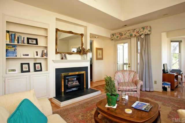 245 New Bern Place, Unit 301 Raleigh, NC 27601 - Photo 3 of 12 Gallery Image 3