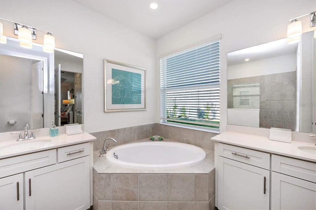 12950 Tulum Loop Venice, FL 34293 - Photo 32 of 98