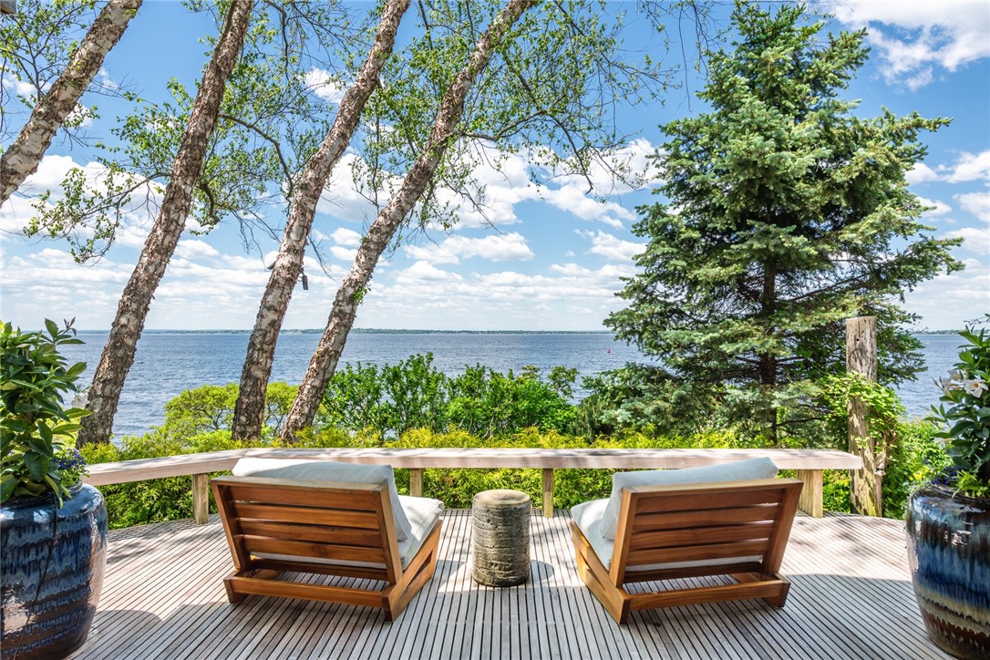 79 Shore Road Bristol, RI 02809 - Photo 42 of 50 Sitting area at the Main House