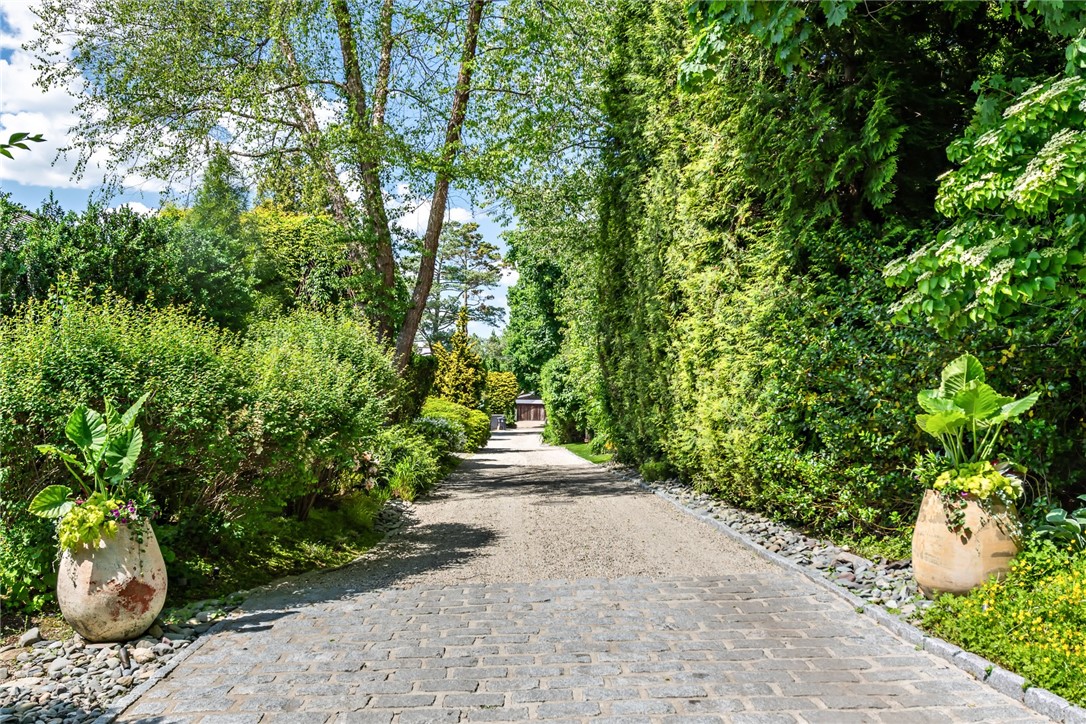 79 Shore Road Bristol, RI 02809 - Photo 46 of 50 Entrance to the Private Lane